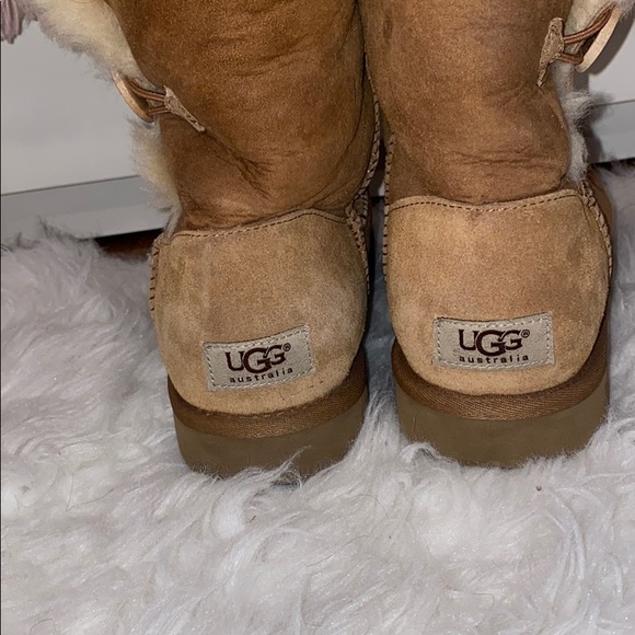 WORN TWICE, side button tan UGG, sz 8 - Picture 2 of 2